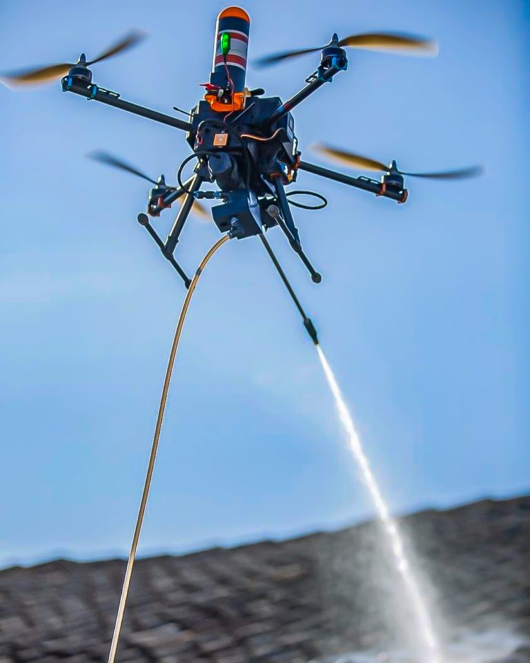 drone pulverisateur ares nettoyage mousse demoussage toiture